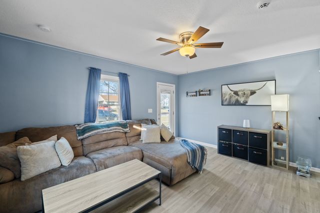 1901 E 23rd Street, Des Moines, IA 50317