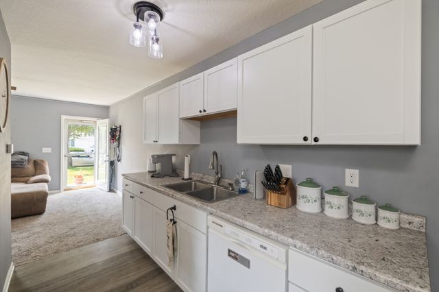 1901 E 23rd Street, Des Moines, IA 50317