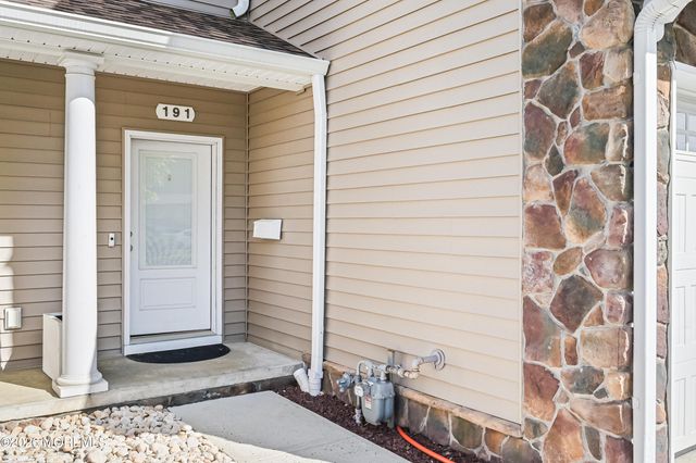 191 Chingarora Avenue 3, Keyport, NJ 07735