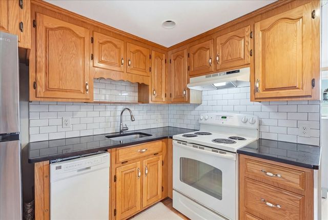 152 Davis St, Quincy, MA 02170