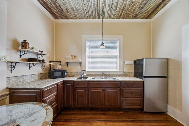 10137 Fm-390 W, Burton, TX 77835