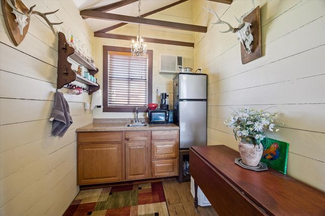 10137 Fm-390 W, Burton, TX 77835