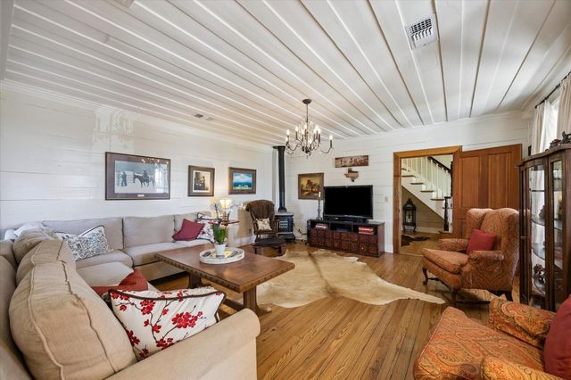 10137 Fm-390 W, Burton, TX 77835