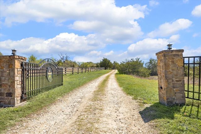 10137 Fm-390 W, Burton, TX 77835