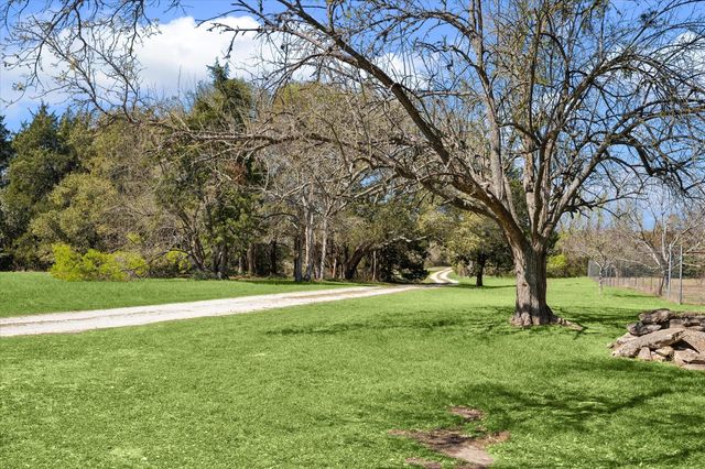 10137 Fm-390 W, Burton, TX 77835