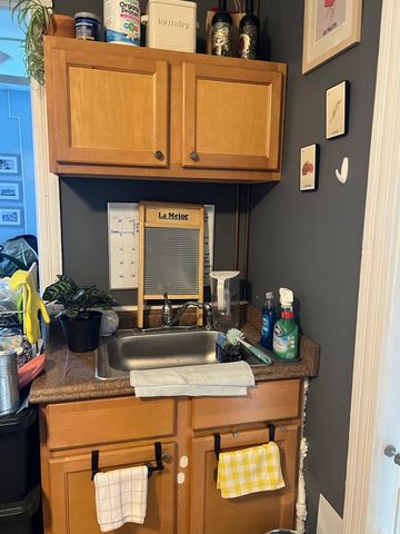 2239 W 18th Place 2R, Chicago, IL 60608
