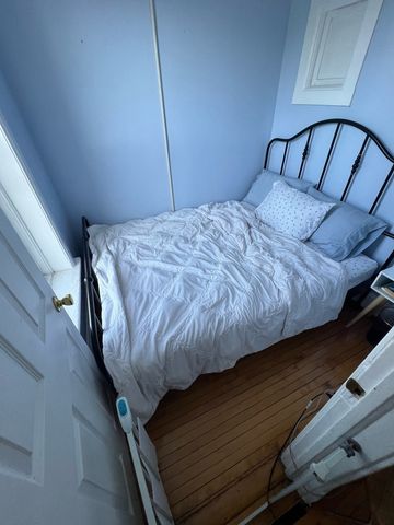 2239 W 18th Place 2R, Chicago, IL 60608