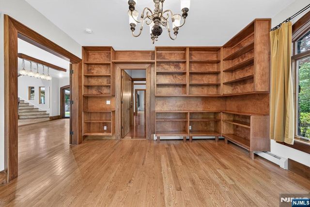 296 Durie Avenue, Closter, NJ 07624