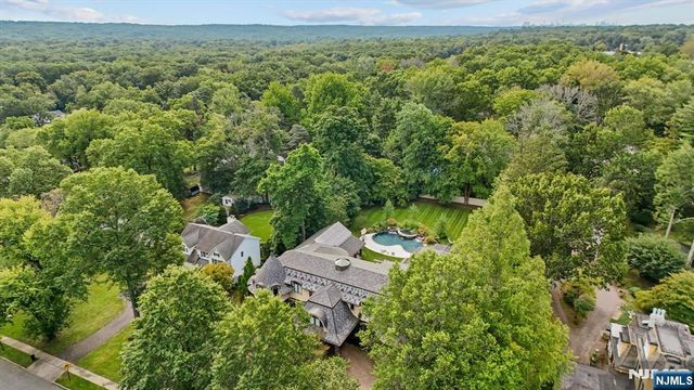 296 Durie Avenue, Closter, NJ 07624