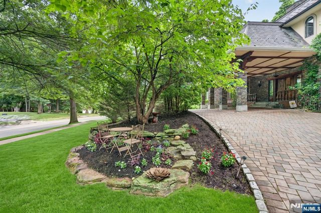 296 Durie Avenue, Closter, NJ 07624