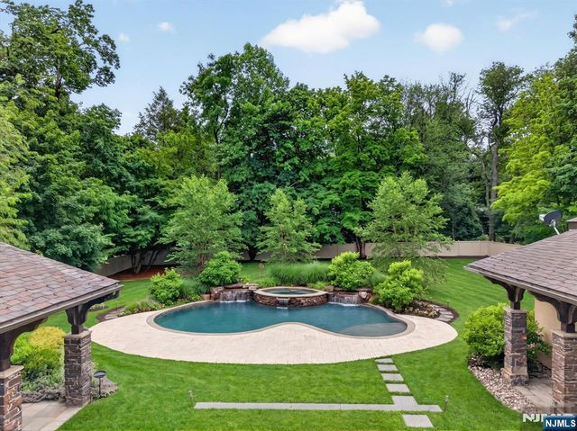 296 Durie Avenue, Closter, NJ 07624