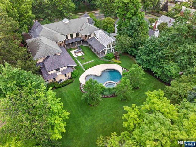 296 Durie Avenue, Closter, NJ 07624