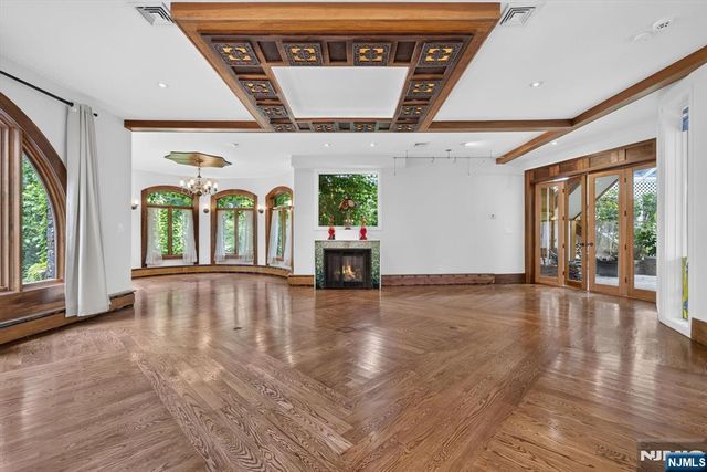 296 Durie Avenue, Closter, NJ 07624