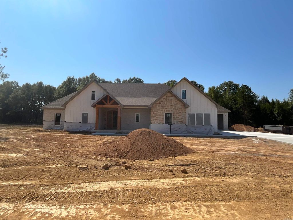 38 Ules Watson Drive, Greenbrier, AR 72058