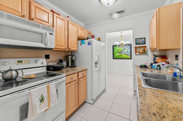3002 Cardinal Drive, Delray Beach, FL 33444
