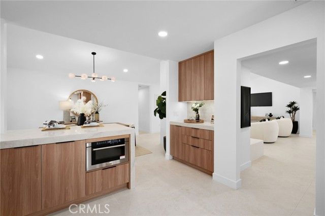 1975 E Mark Leslie, Palm Springs, CA 92264