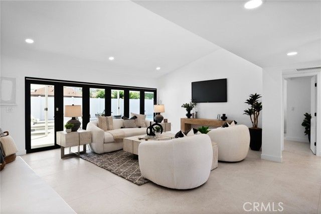 1975 E Mark Leslie, Palm Springs, CA 92264