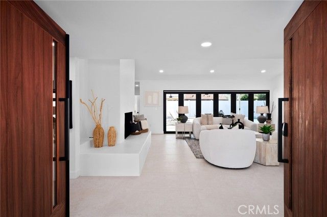 1975 E Mark Leslie, Palm Springs, CA 92264