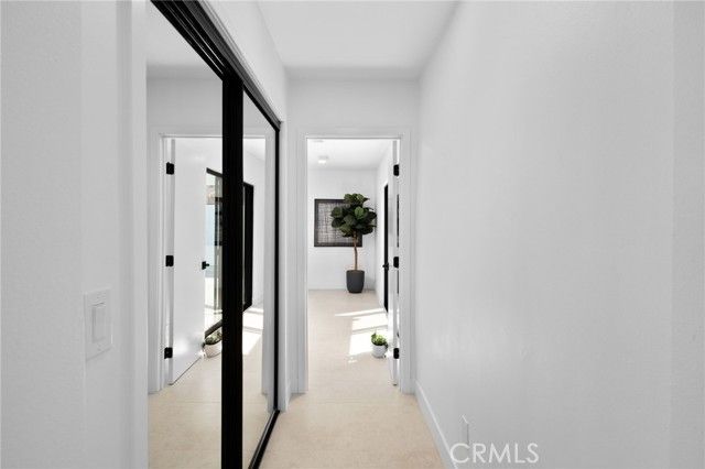 1975 E Mark Leslie, Palm Springs, CA 92264