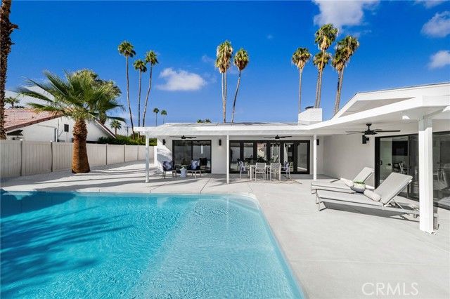1975 E Mark Leslie, Palm Springs, CA 92264