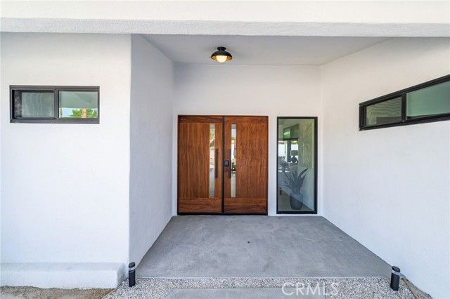 1975 E Mark Leslie, Palm Springs, CA 92264