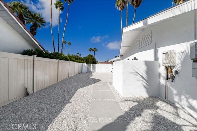 1975 E Mark Leslie, Palm Springs, CA 92264