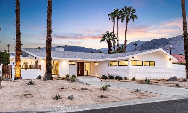 1975 E Mark Leslie, Palm Springs, CA 92264