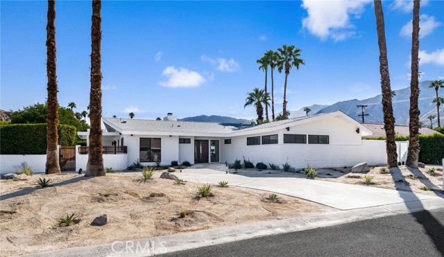 1975 E Mark Leslie, Palm Springs, CA 92264