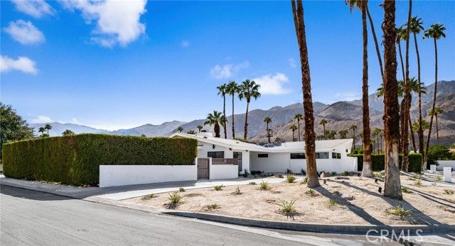 1975 E Mark Leslie, Palm Springs, CA 92264