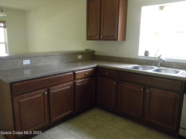 1576 Alaqua Way, Melbourne, FL 32904