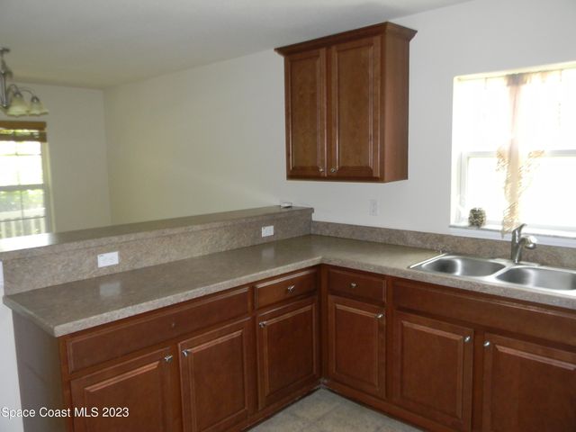 1576 Alaqua Way, Melbourne, FL 32904