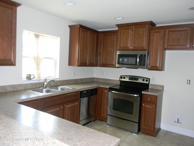 1576 Alaqua Way, Melbourne, FL 32904