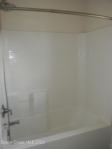 1576 Alaqua Way, Melbourne, FL 32904