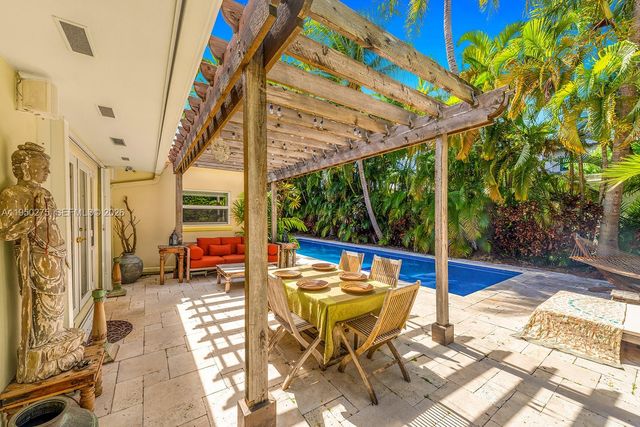 3701 Chase Ave, Miami Beach, FL 33140