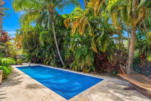 3701 Chase Ave, Miami Beach, FL 33140