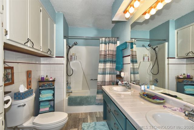 1229 E 8th Street, Okmulgee, OK 74447