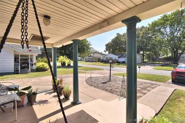 1229 E 8th Street, Okmulgee, OK 74447