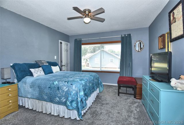 1229 E 8th Street, Okmulgee, OK 74447