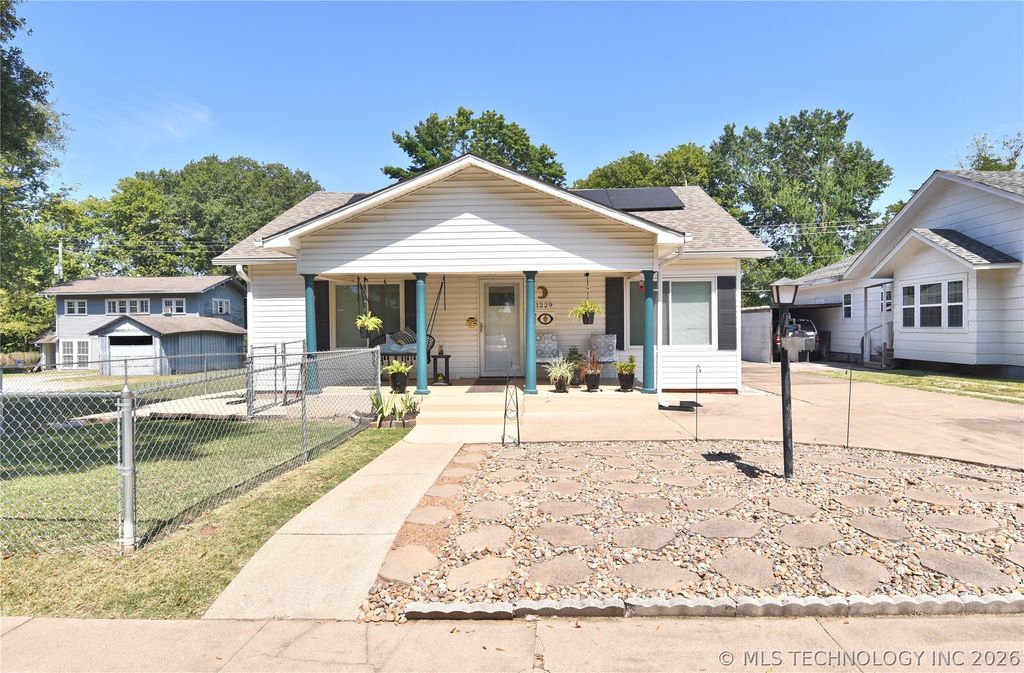 1229 E 8th Street, Okmulgee, OK 74447