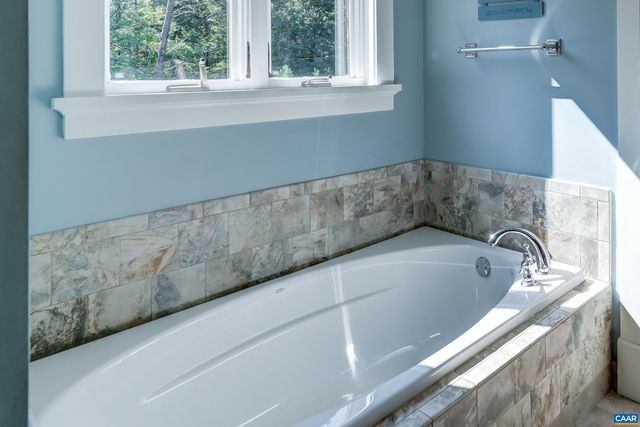 140 LYNX FARM LN, Charlottesville, VA 22903