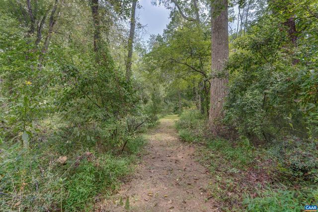 140 LYNX FARM LN, Charlottesville, VA 22903