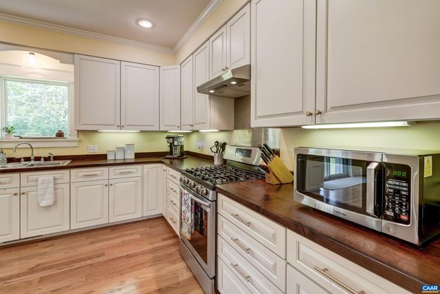 140 LYNX FARM LN, Charlottesville, VA 22903