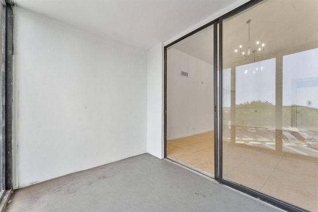 212 Lake Pointe Drive 302, Oakland Park, FL 33309