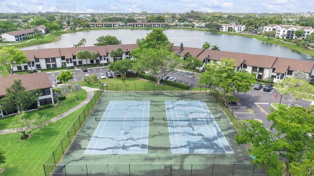212 Lake Pointe Drive 302, Oakland Park, FL 33309