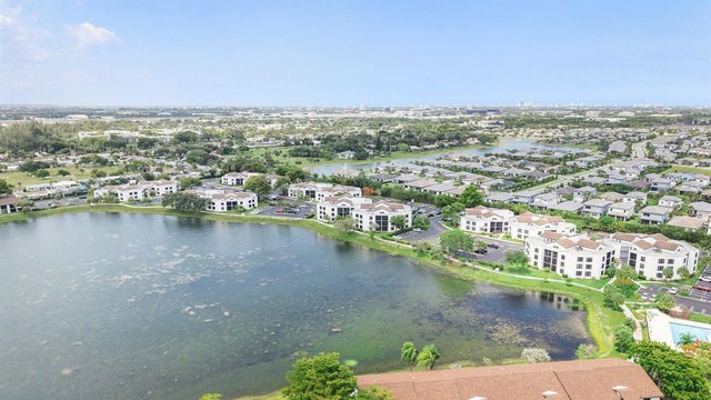 212 Lake Pointe Drive 302, Oakland Park, FL 33309