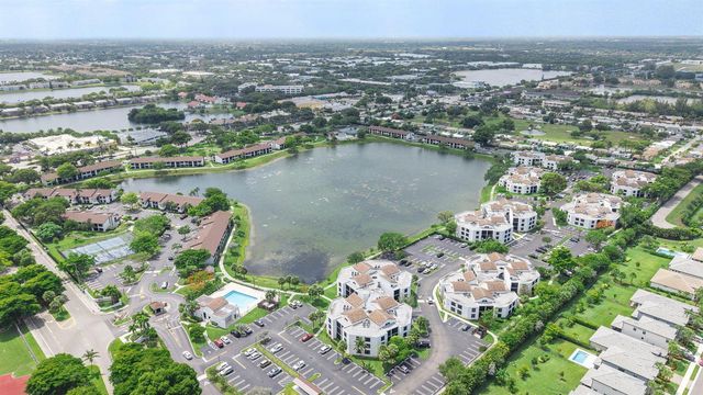 212 Lake Pointe Drive 302, Oakland Park, FL 33309