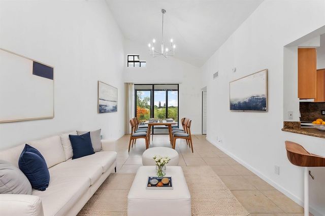 212 Lake Pointe Drive 302, Oakland Park, FL 33309