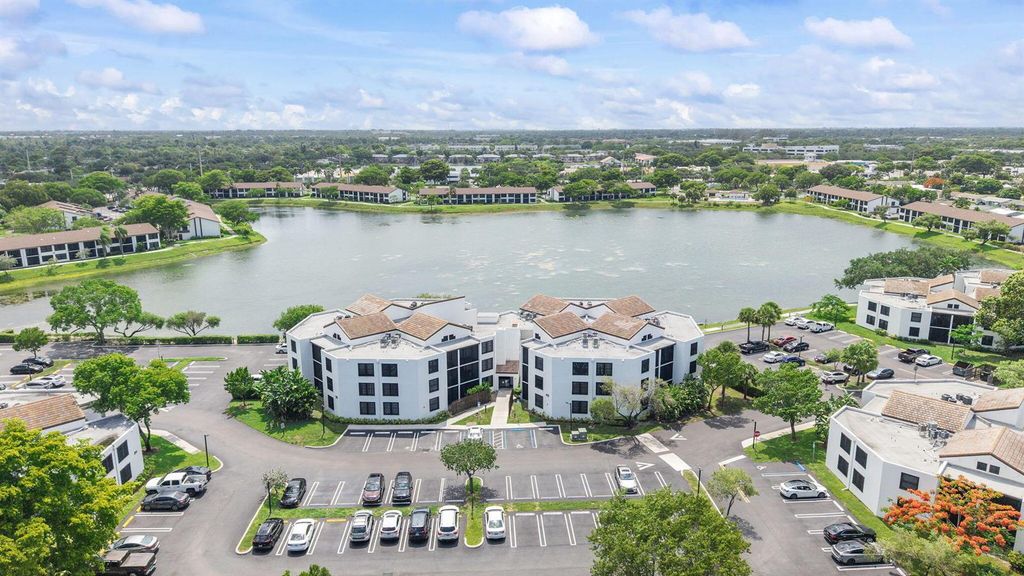 212 Lake Pointe Drive 302, Oakland Park, FL 33309