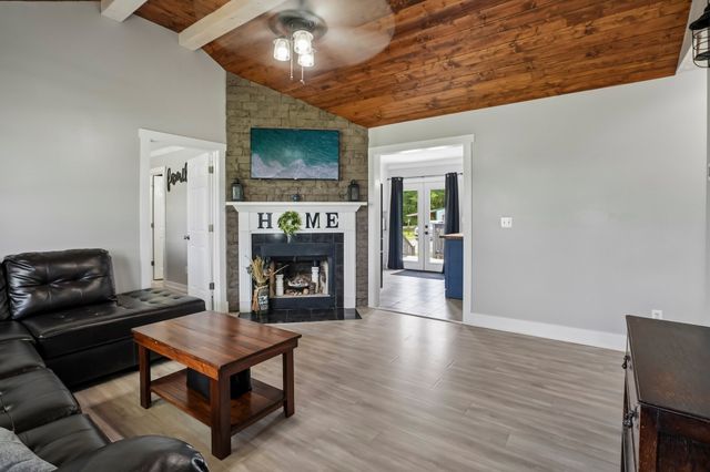 109 Eagle Crk, Christiana, TN 37037