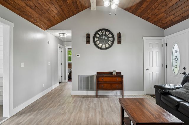 109 Eagle Crk, Christiana, TN 37037